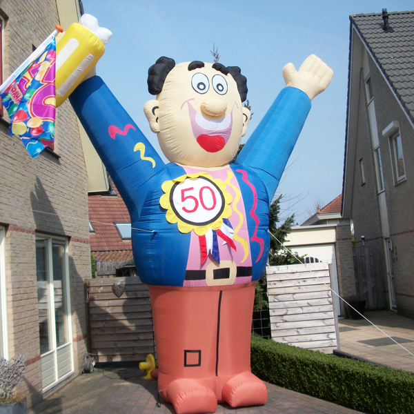 Abraham opblaaspop bier 3,5 meter