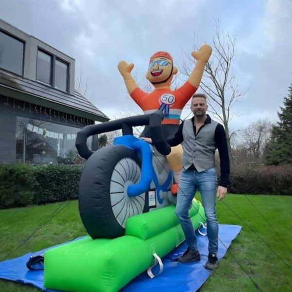 Abraham Wielrenner Opblaasbare Abraham op fiets