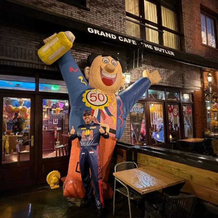 Abraham Bier Opblaasbare Abraham met biertje in zijn hand