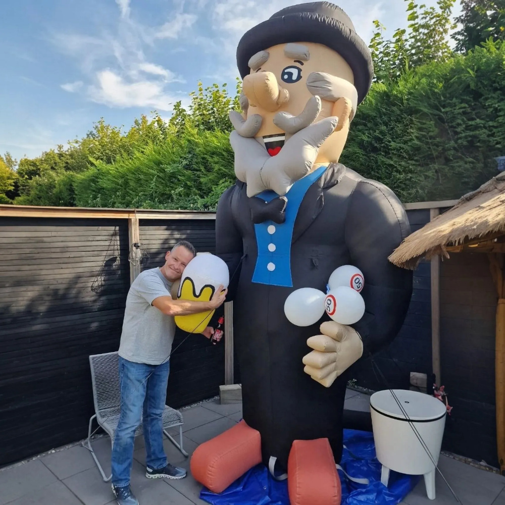 Abraham Cartoon Opblaasbare Abraham Cartoon oud mannetje met bier