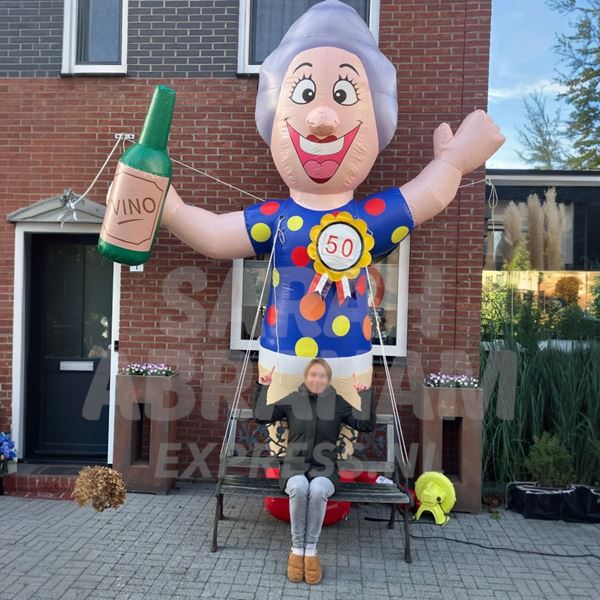 Sarah Abraham Express - Sarah Wijn huren voor een 50 jaar feest Sarah Abraham Express - Sarah Wijn huren voor een 50 jaar feest