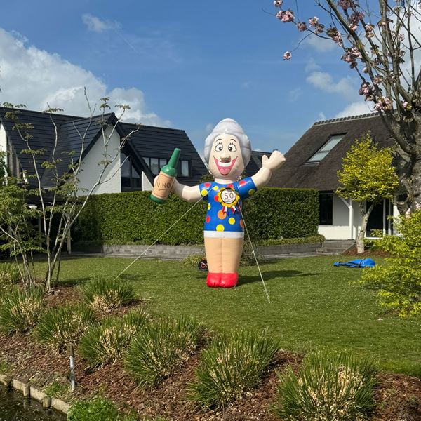 Sarah Abraham Express - Sarah Wijn huren voor een 50 jaar feest