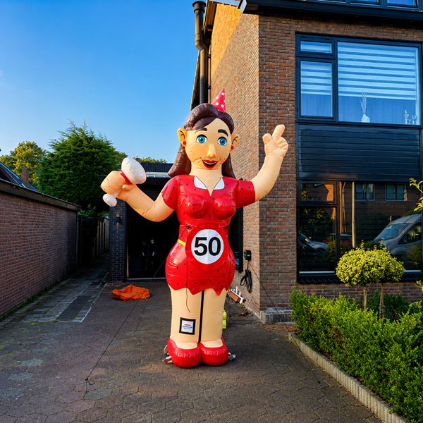 Sarah Abraham Express - opblaasbare Sarah Party 50 jaar huren voor een feestje 3